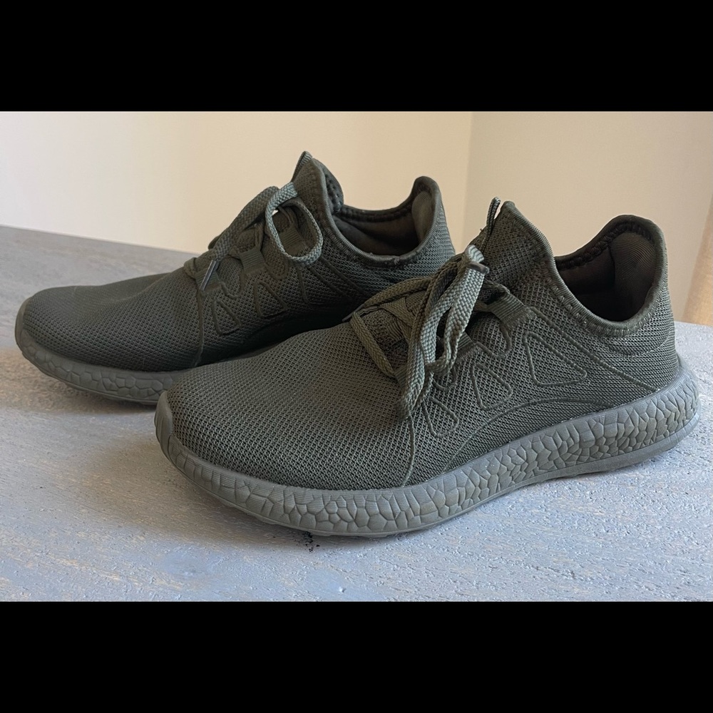 Women’s Army Green Slip On Sneaker Athletic Shoe Size 42